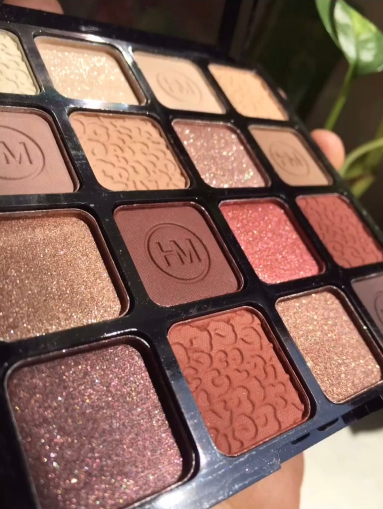 HUDA MOJI Ultimate Warm Neutrals EYE PALLETE